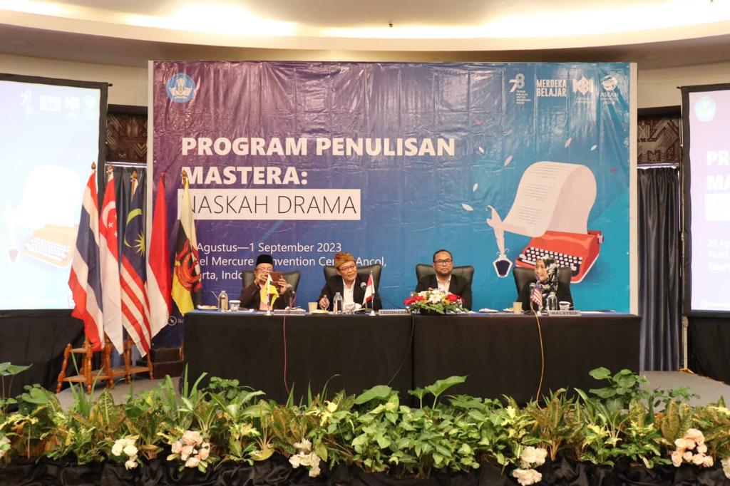 Kemendikbudristek Fasilitasi Sastrawan Muda Melalui Program Penulisan Mastera
