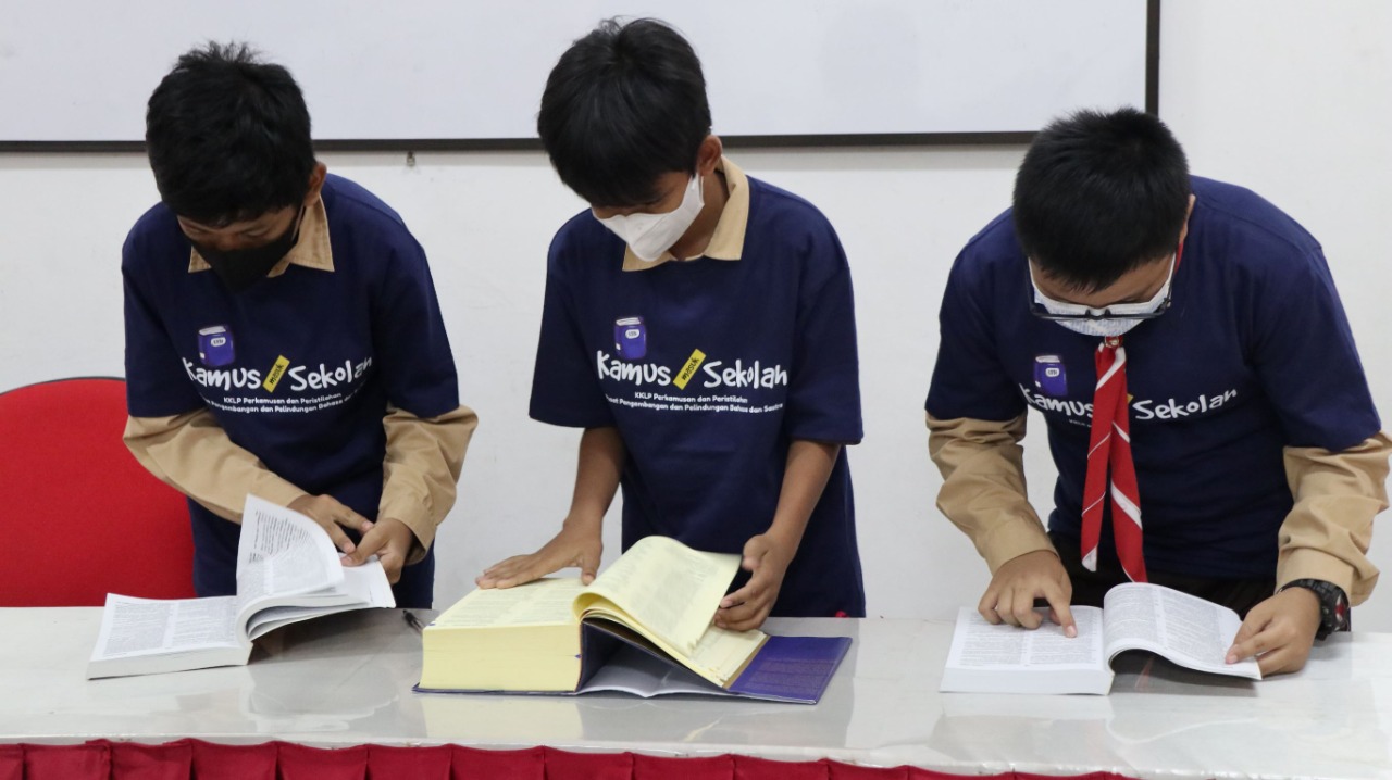 Kenalkan Kemahiran Merujuk, Badan Bahasa Selenggarakan Kegiatan Kamus Masuk Sekolah