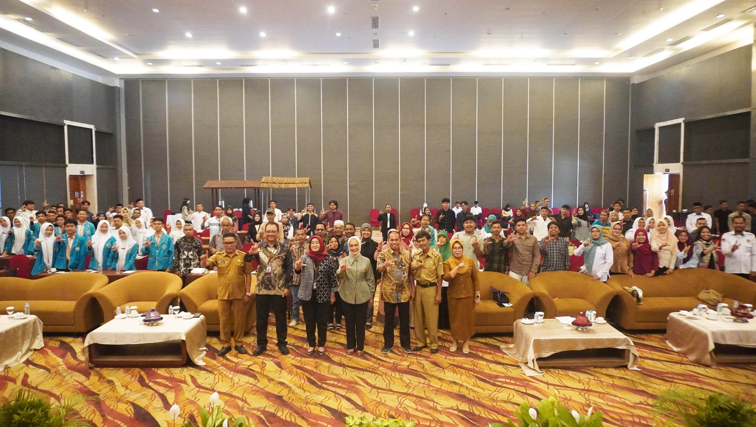 Badan Bahasa dan Komisi X DPR RI Perkuat Sinergi untuk Kemajuan Bahasa dan Sastra melalui Diseminasi Produk Kebahasaan dan Kesastraan di Palu