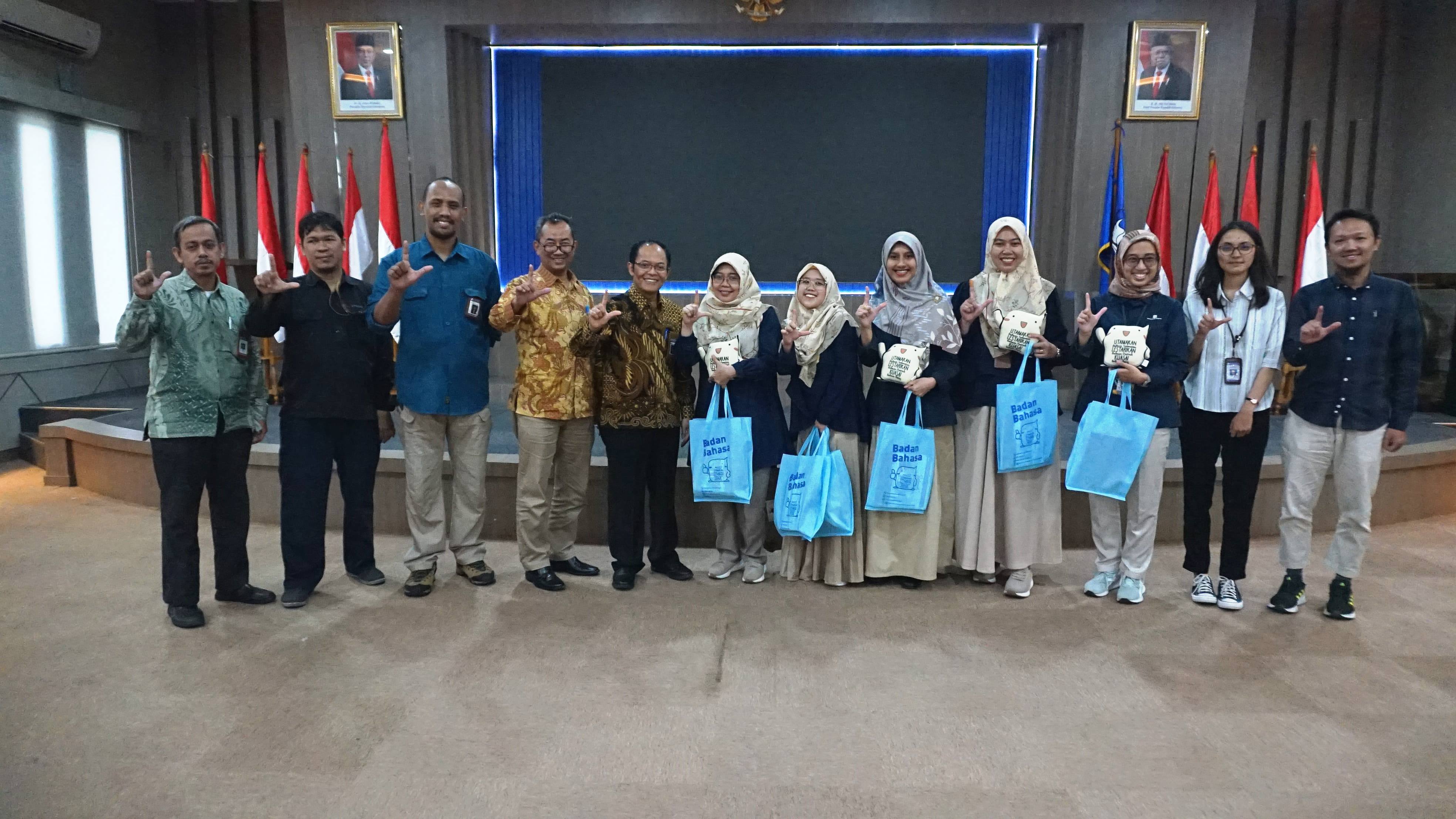 Dalam Rangka Memecahkan Rekor MURI,  Universitas Terbuka Beraudiensi dengan Badan Bahasa