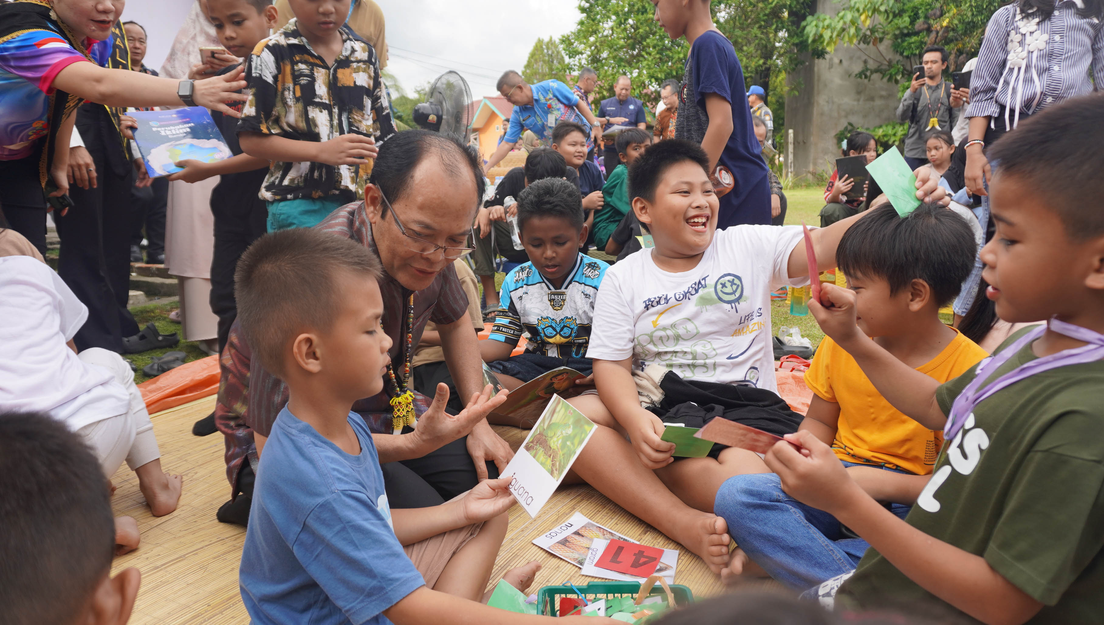 Literasi Malinau Bertumbuh dari Rak Buku Desa