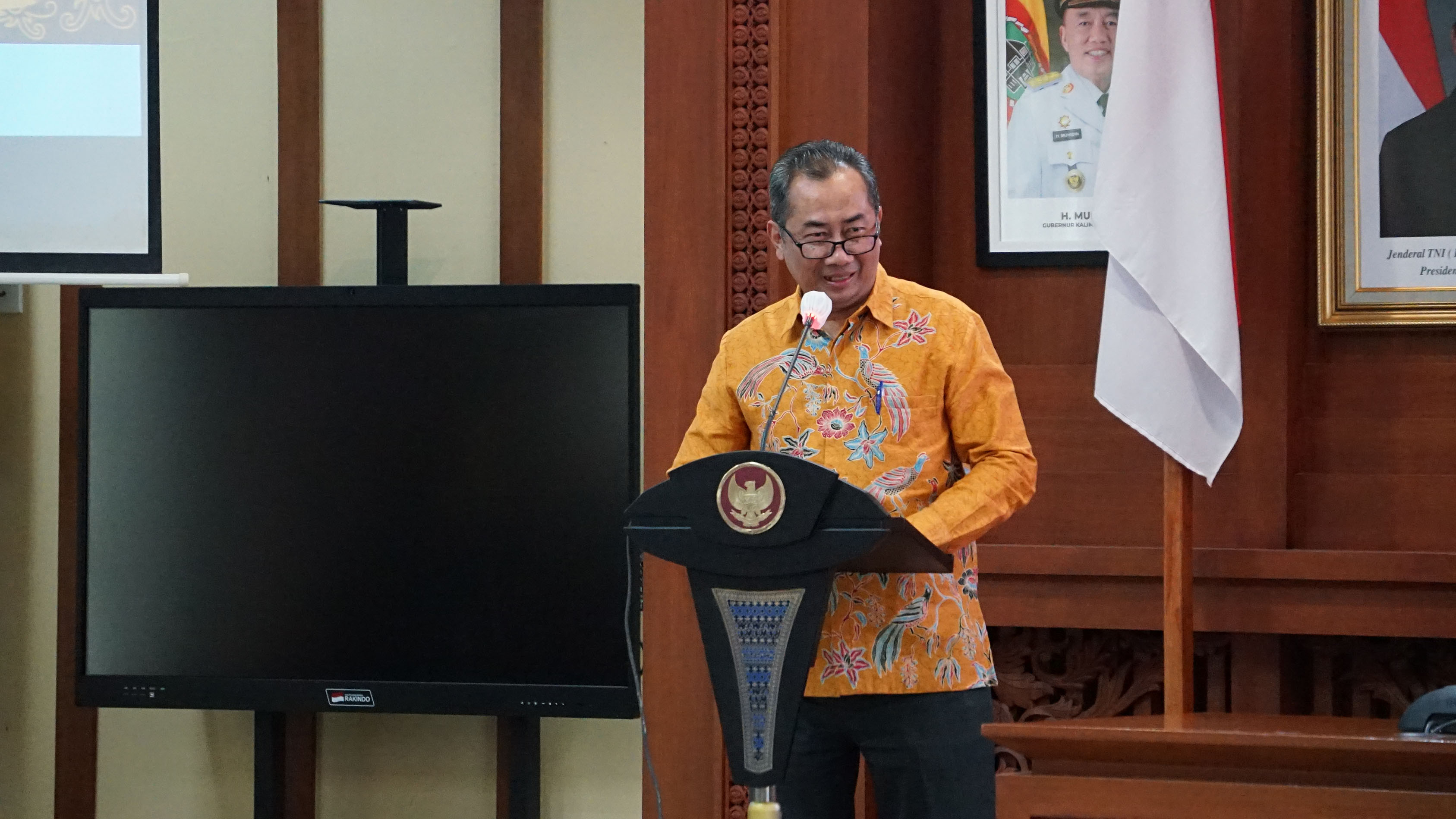 Konsolidasi Pengawasan Penggunaan Bahasa Indonesia antara Pemerintah Pusat dan Daerah di Kalimantan Selatan