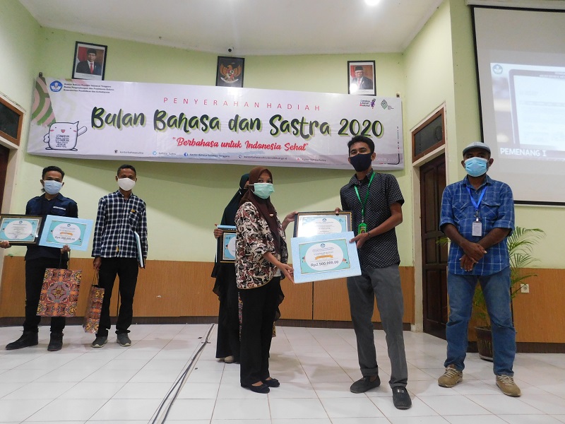 Penyerahan Hadiah Pemenang Wajah Bahasa Tahun 2020