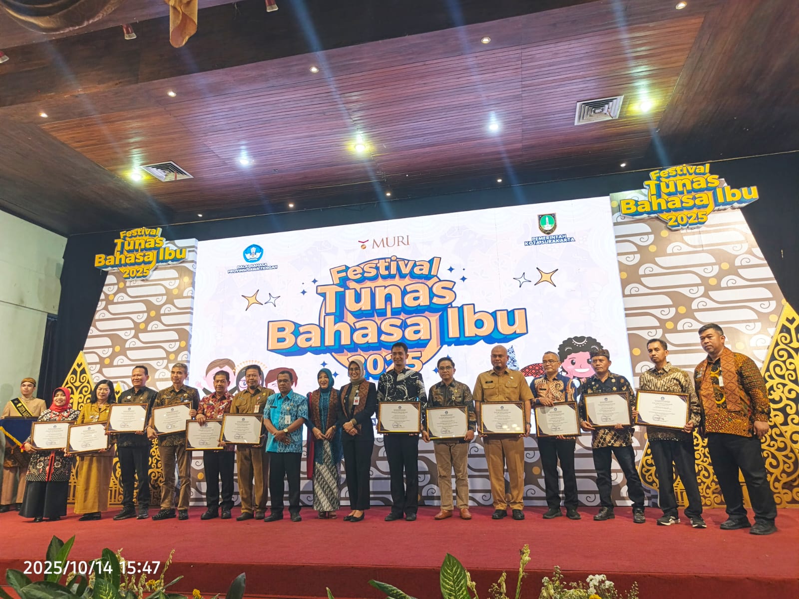 FTBI Tingkat Provinsi Jawa Tengah 2025 Pecahkan Rekor Muri  Penulisan Geguritan Terbanyak