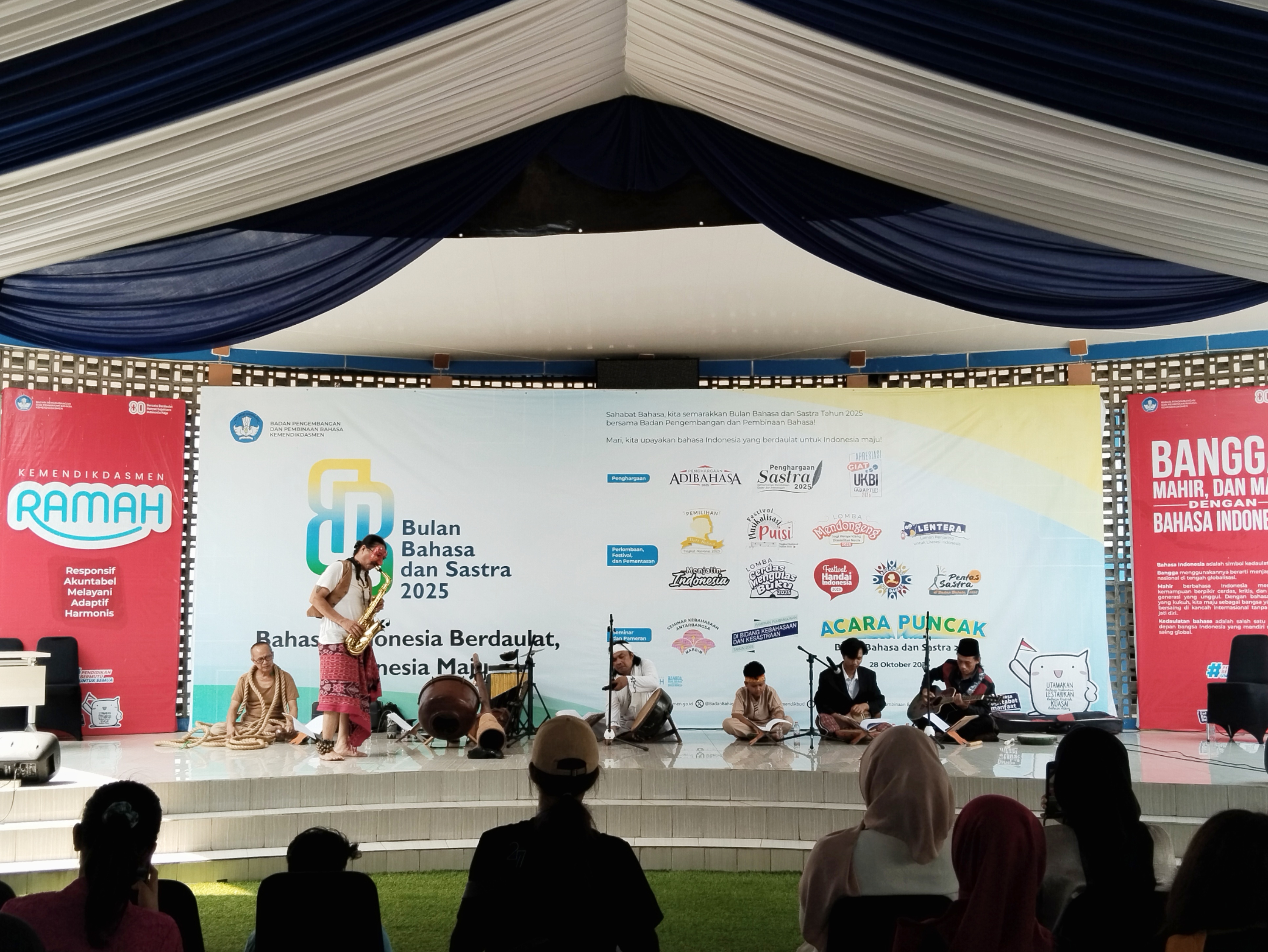Sastra Bersuara, Bahasa Berdaya: Kemendikdasmen Hidupkan Semangat Bulan Bahasa dan Sastra Tahun 2025 Melalui Pentas Sastra