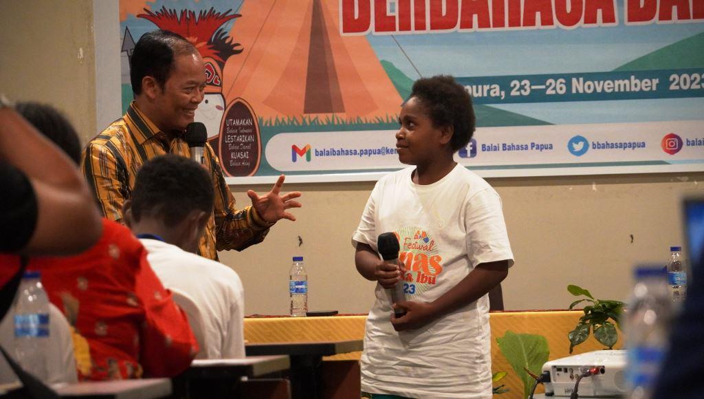 Calon Penulis Muda Berbahasa Daerah dari Tanah Cenderawasih