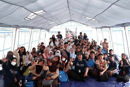 Program Pemulihan Trauma melalui Kamus Masuk Sekolah di Cianjur