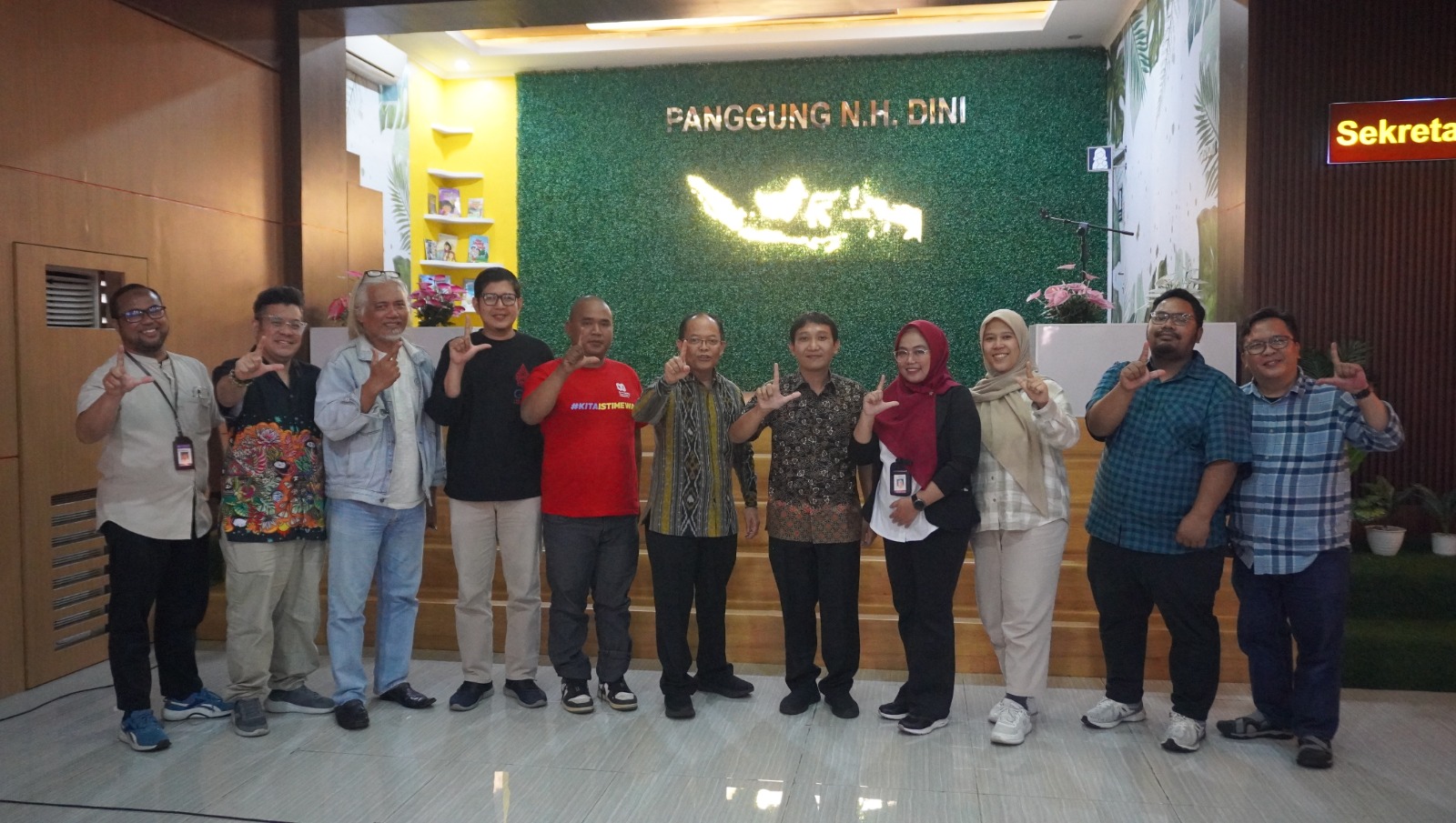 Rayakan HUT RI di Badan Bahasa, Kemdikdasmen Gelar Lomba Komedi Tunggal Antarpegawai