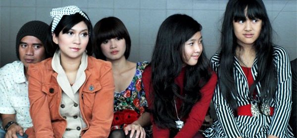 Badan Bahasa Menonton Bareng dengan Sswa SLTA Se-Jabodetabek dalam Pemutaran Perdana Film “Bulan, Bintang, dan Mentari”