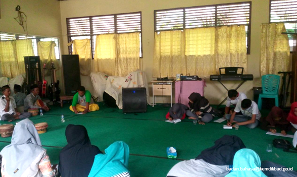 Revitalisasi Kayat Kuansing Berharap Lahir Tukang Kayat Muda