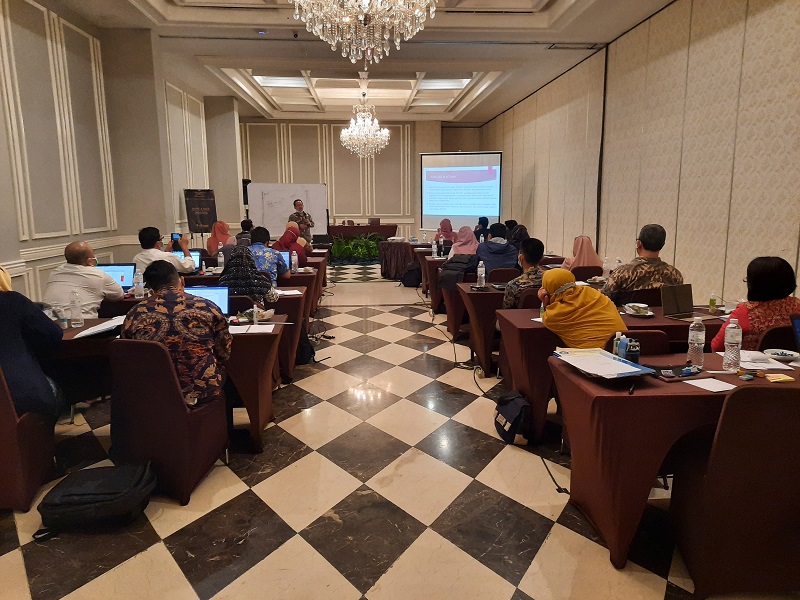 Peningkatan Kompetensi Anggota KKLP Bahasa dan Hukum Tingkat Pemula