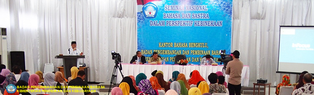 Membentuk Masyarakat Berperilaku Budaya Literasi