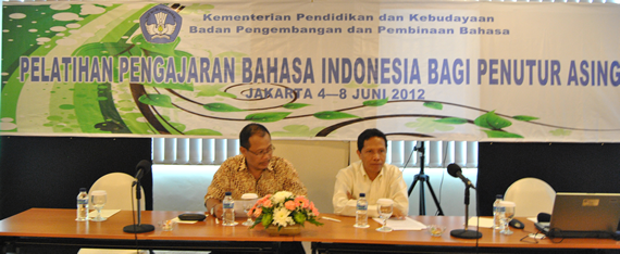 Badan Bahasa Menyelenggarakan Pelatihan Pengajaran Bahasa Indonesia bagi Penutur Asing