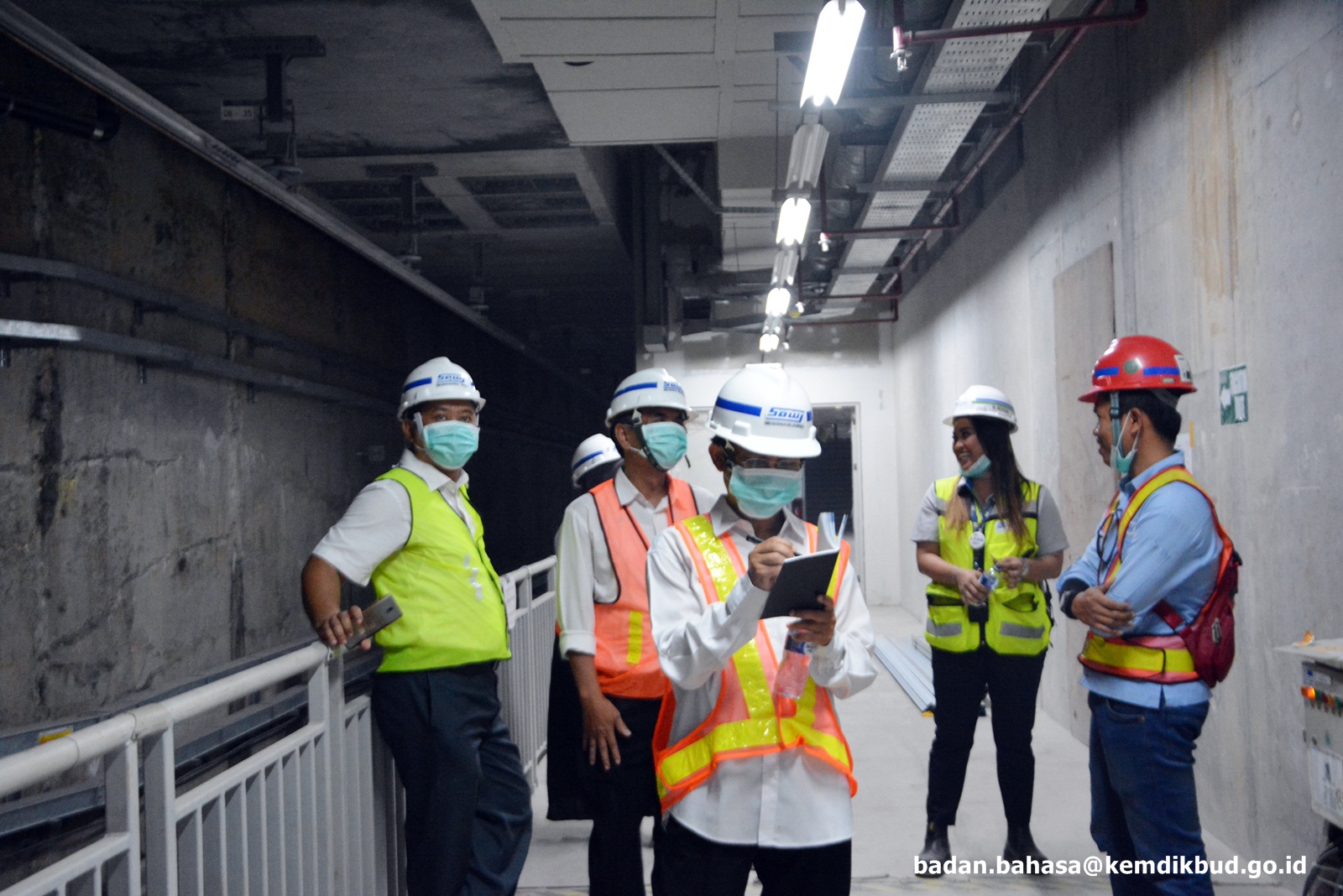 Badan Bahasa Inspeksi Lapangan Proyek MRT untuk Bahasa Negara