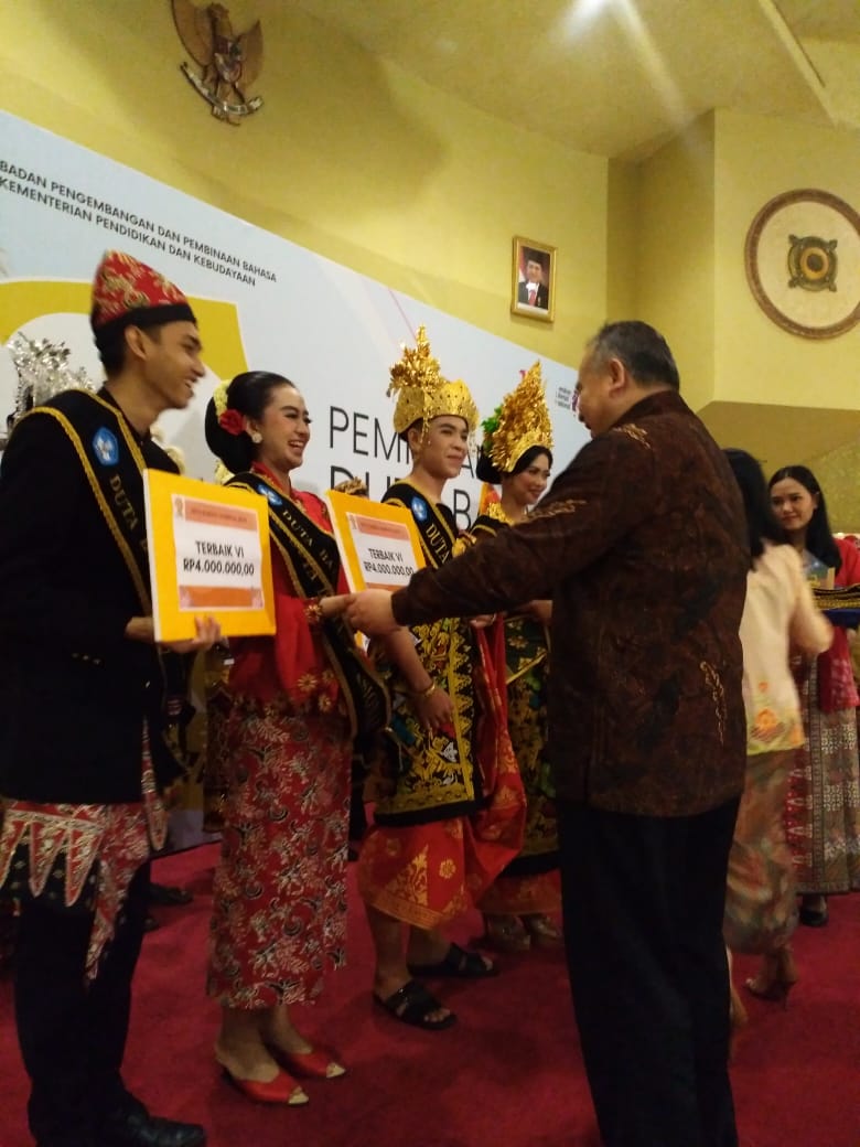 PERAN DUTA BAHASA NASIONAL 2018 SEBAGAI PENGAWAL AMANAH