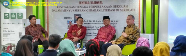Menggerakkan Literasi melalui Perpustakaan