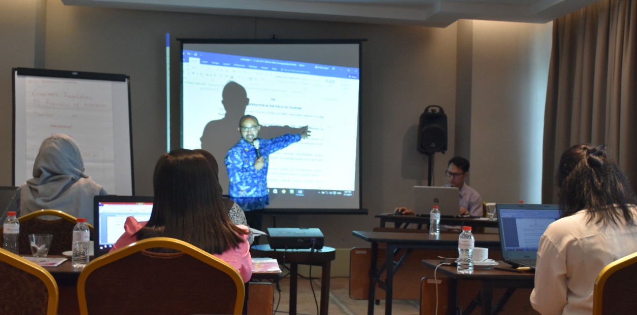 Badan Bahasa Gelar Kegiatan Peningkatan Kompetensi Penerjemah Tulis