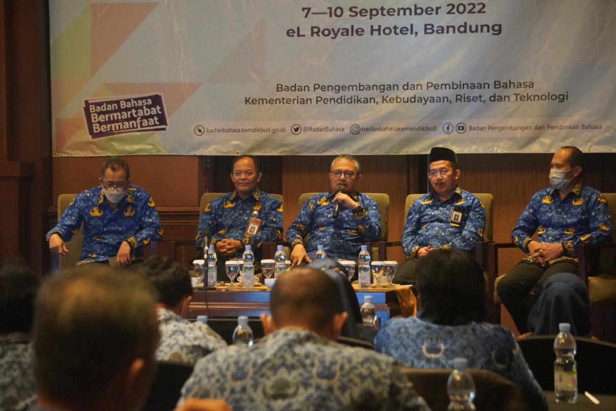Sinergisitas Badan Pengembangan dan Pembinaan Bahasa dengan Unit Pelaksana Teknis melalui Rapat Kerja