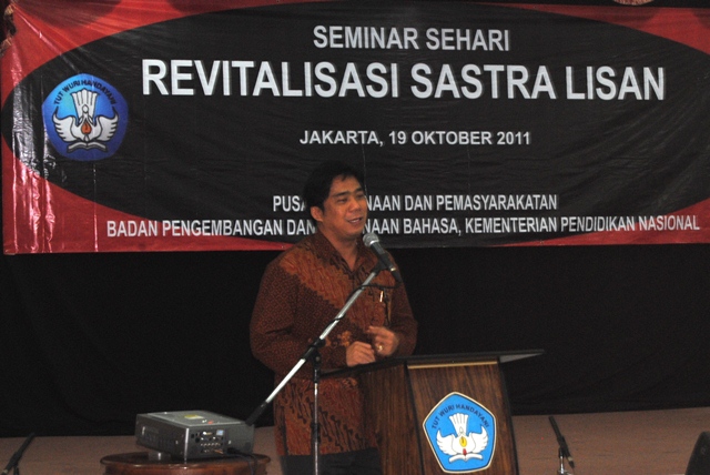 Revitalisasi Sastra Lisan